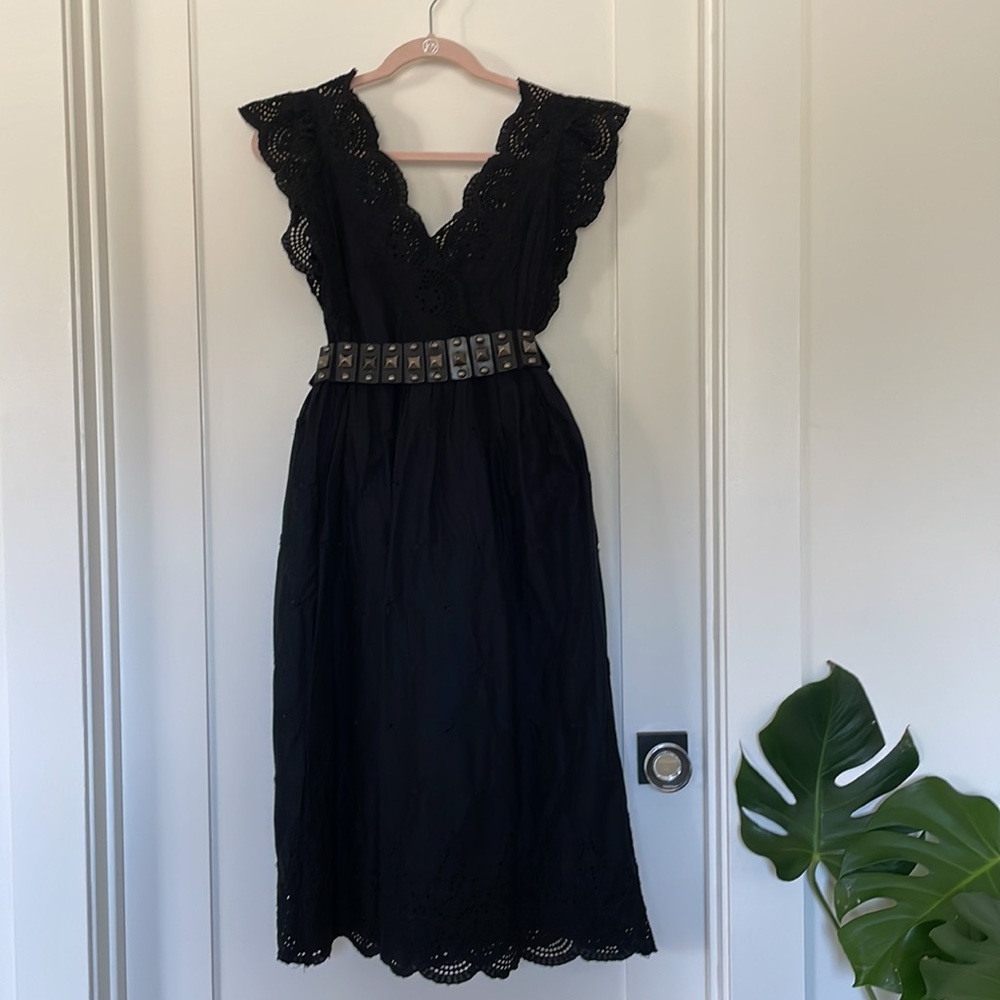 Gap sz xs / s black eyelet v neck dress, midi, gorgeous